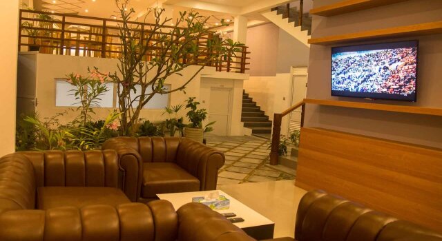 Отель Kuredhi Beach Inn