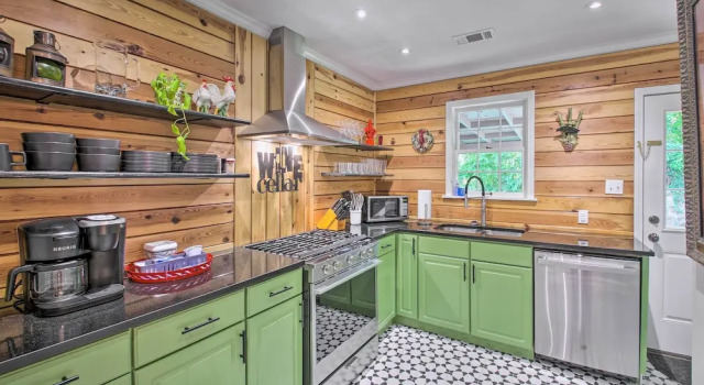 Коттедж Exquisite Cottage: Patio, 2 Mi to Hot Springs