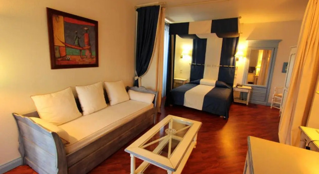 Полулюкс Hotel Moderne Et Pigeon