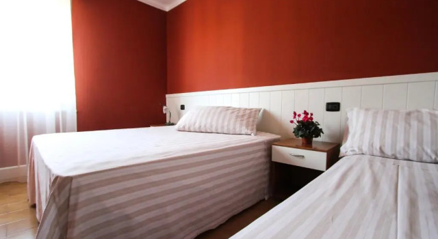 Трёхместный номер Standard с видом на озеро Hotel Bardolino