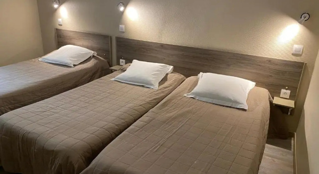Трёхместный номер Standard Angleterre Hotel