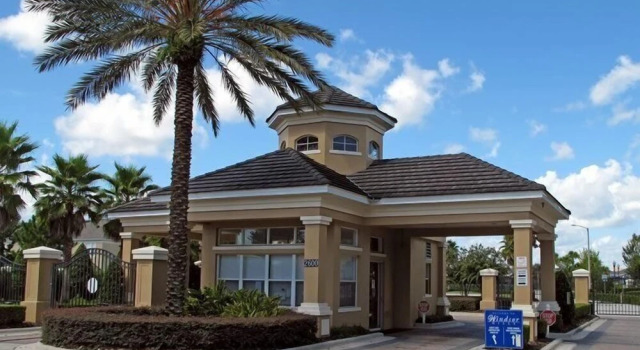 Lovely 4 Bedroom 4 Bath Pool Home in Kissimmee Resort