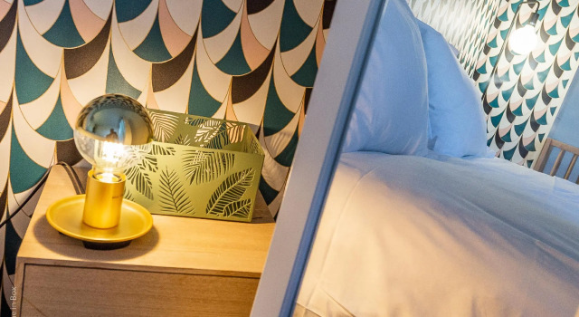 The Graphic Condo - Fairytale Factory, Book Apartment Val Maubuee Ile de France