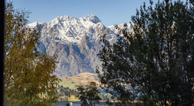Mountain View Entire Home, Забронировать Отель Куинстаун 