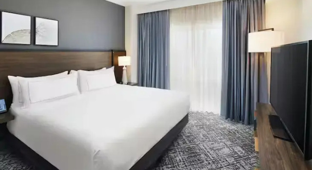 Номер Executive Hilton Charlotte Airport Hotel
