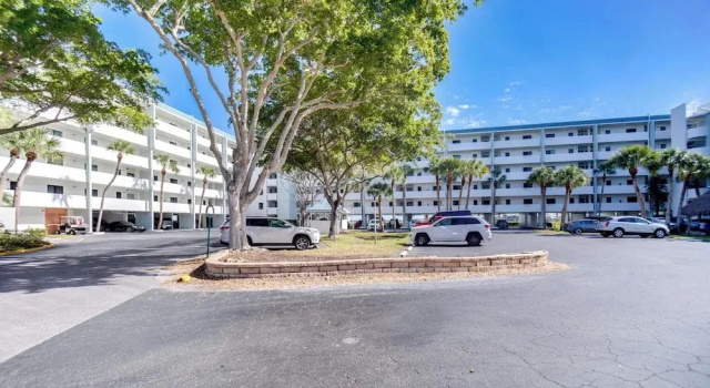 Апартаменты Riverside Marco Island Condo: Pool & Marina Access