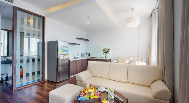 Le House Boutique Hotel - 100m to the beach, Забронировать Бутик-отель Отели Дананга муниципалитета с парковкой, Парковка
