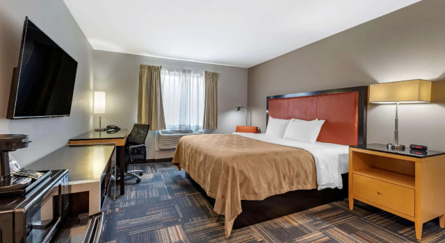 Двухместный номер Standard Spark By Hilton Evansville Downtown