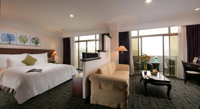 Номер Executive Lake Side Hotel
