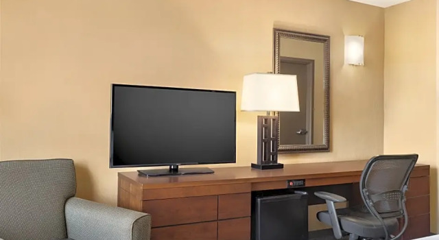 Двухместный люкс c 1 комнатой Holiday Inn National Airport/Crystal City by IHG
