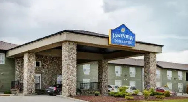 Lakeview Inn & Suites - Edson Airport West, Book Hotel Hoteller i Edson med parkering, Parkering