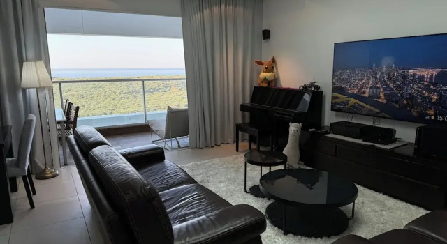 Люкс Presidential c 1 комнатой с балконом и с видом на море Prince Palace Netanya South Beach