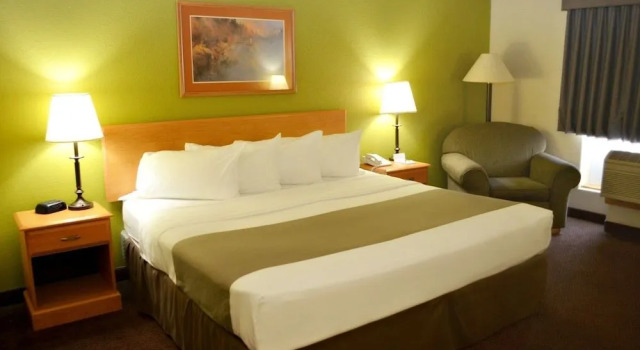 Fossil Creek Hotel & Suites, Reserva ahora Hotel Russell Kansas