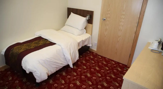 Номер Economy Cambridge Hotel