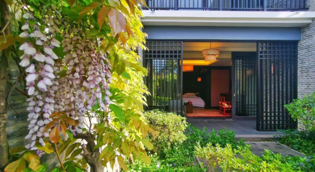Люкс с видом на сад Banyan Tree Lijiang