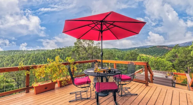 Студия Neeley Mountain House