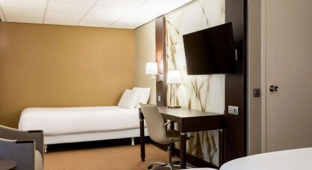 Трёхместный номер Standard NH Centre Utrecht Hotel