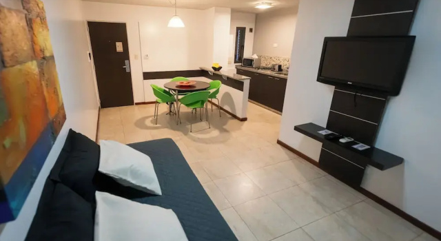 Двухместные апартаменты Classic с балконом Kube Apartments Express