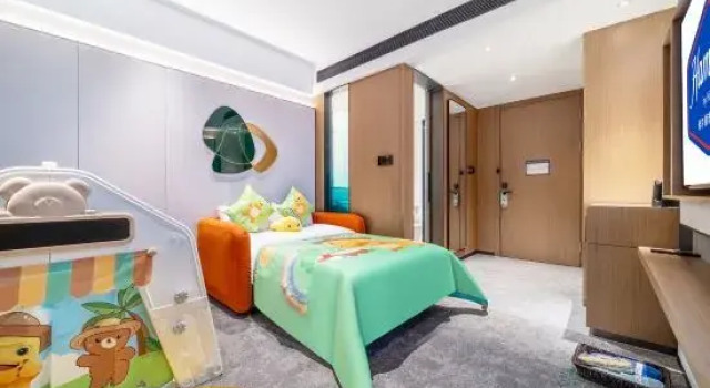 Семейный люкс с видом на озеро Hampton by Hilton Hangzhou West Lake Lakeside Wulin Square
