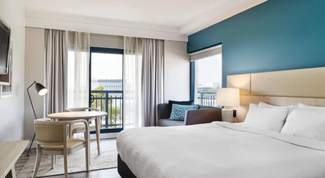 Двухместный номер Guest с балконом Crowne Plaza Sydney Macquarie Park by IHG