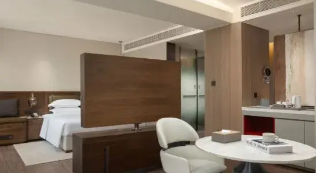Люкс Executive Ramada International