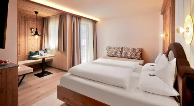 Двухместный номер Deluxe с балконом Hotel Neue Post - 4 Sterne Superior