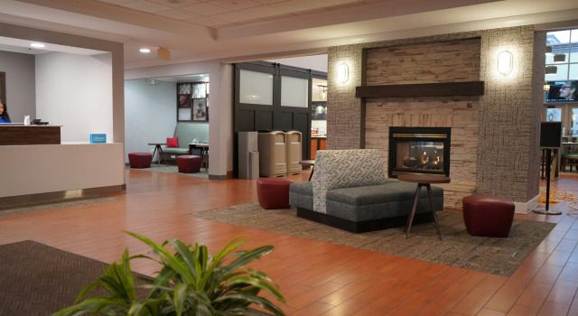 Hampton Inn & Suites Chicago, Boek Hotel Aurora 