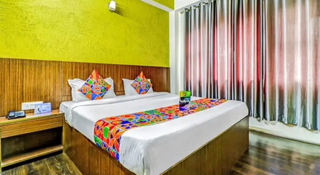 Номер Deluxe FabHotel Oak Ridge Retreat