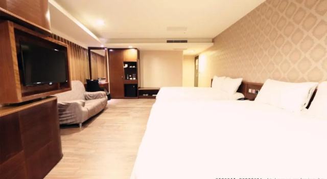 Четырёхместный номер Deluxe Grand Earl Hotel