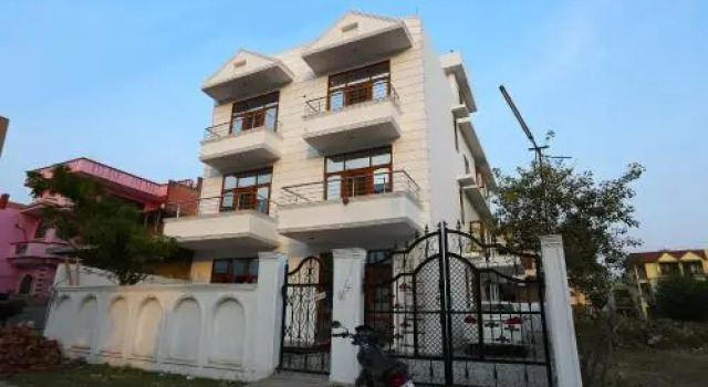OYO 24496 Lotus Residency, Varaa Hotelli Faridabad Haryana