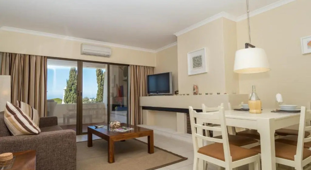 Alporchinas 840, Rezerwuj Hotel Hotele w Porches z basenem, Basen