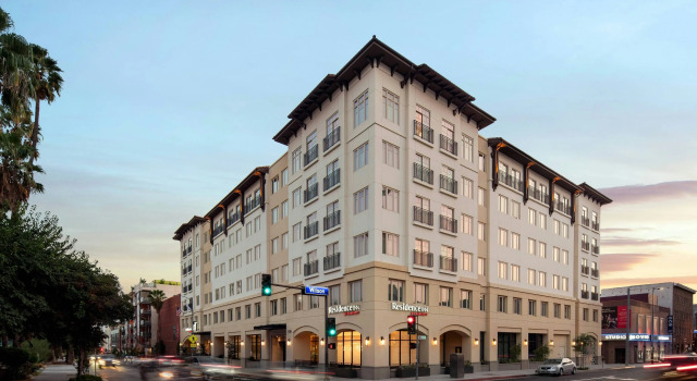 Residence Inn Los Angeles Glendale, Забронировать Отель Отели Глендейл с парковкой, рядом с Glendale Federal Savings Building, Парковка