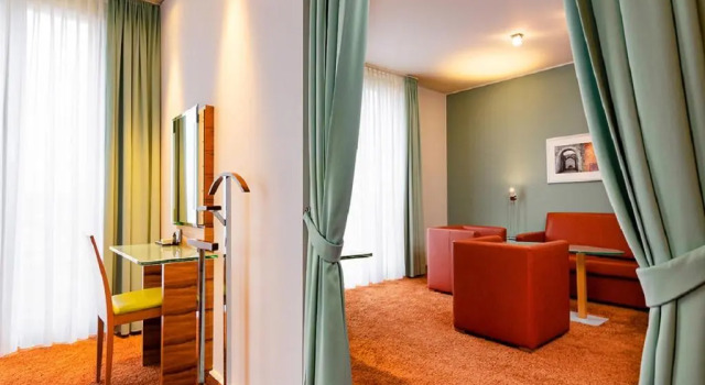 Люкс с балконом Schlosshotel Hellenstein