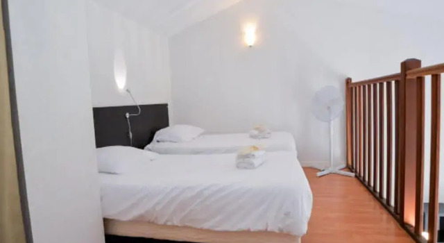 Residence du Château de Jouarres, Azille - Studio 2 pers with balcony, Book Hotel Hoteller i Azille med pool, Swimmingpool