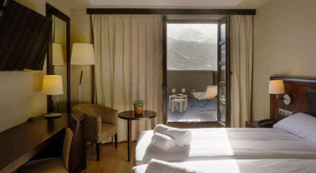 Трёхместный номер Standard с видом на горы Hotel Snö Aragón Hills