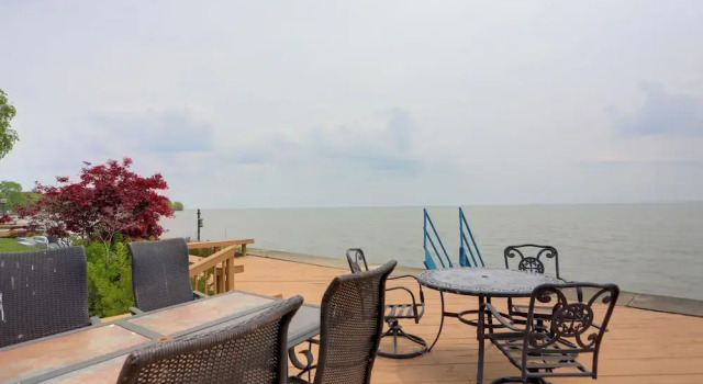 Коттедж Waterfront Luna Pier Home 14 Mi to Downtown Toledo