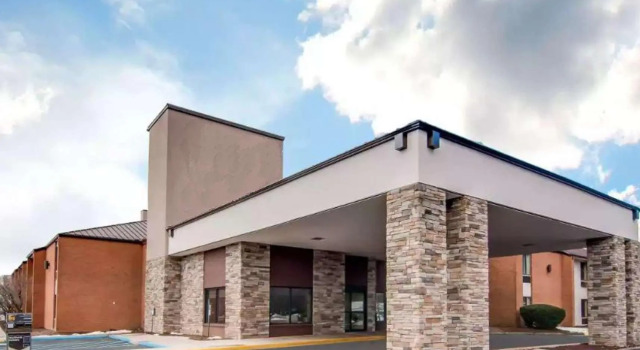 Кровать в общем номере Baymont by Wyndham Rocky Mount
