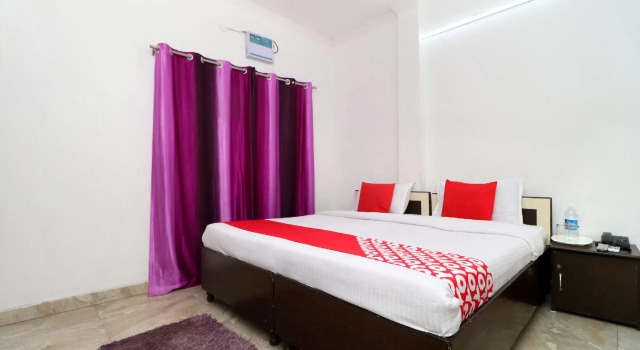 OYO 17306 Hotel Apple Wood, Book Hotel Amritsar Punjab