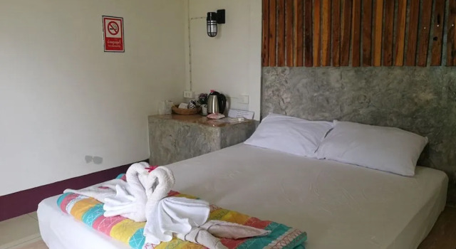 Charoensook Resort, Varaa Lomakeskus Hotellit North-Eastern Thailand pysäköinnillä, Pysäköinti