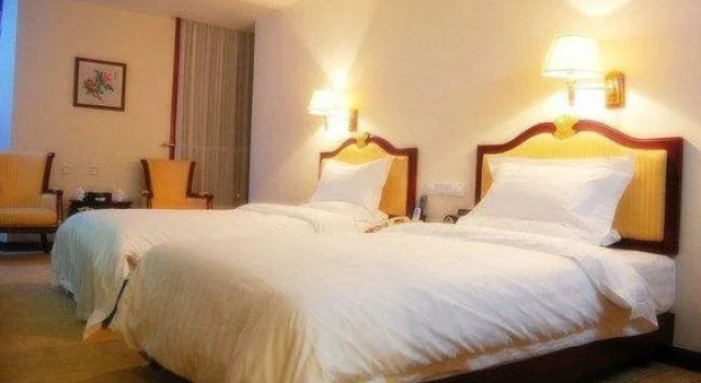Longjiang Hongfu Hotel
