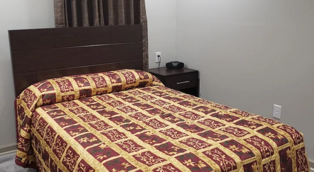 Номер Deluxe Budget Inn & Suites Baton Rouge