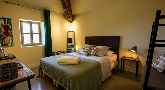 Номер Deluxe Château les Gardis