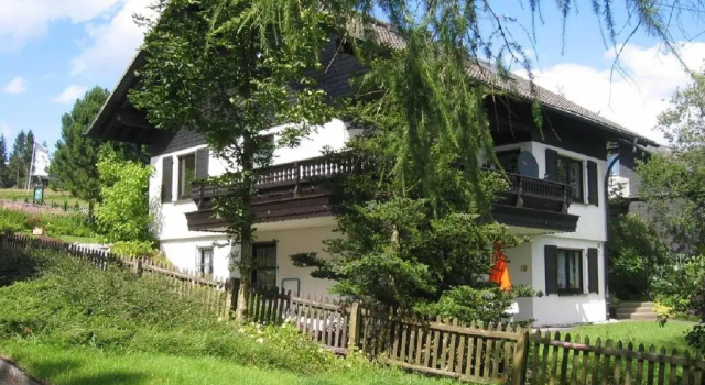 Апартаменты Ferienwohnung Steinacker am Gerkenstein