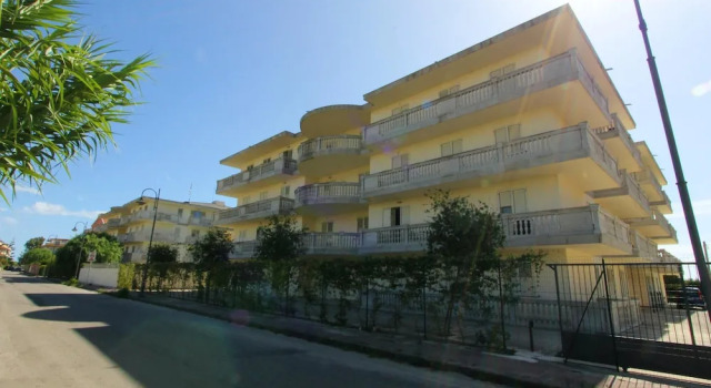 Apartment With 2 Bedrooms in Caulonia Marina, With Wonderful sea View,, Book Lejlighed Lejligheder i Caulonia, Lejlighed