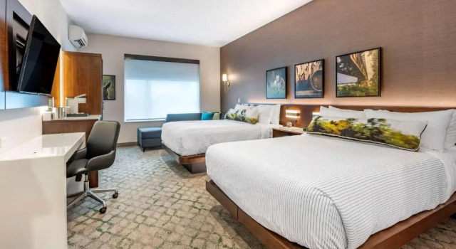Четырёхместный номер Standard Cambria Hotel Louisville Downtown-Whiskey Row