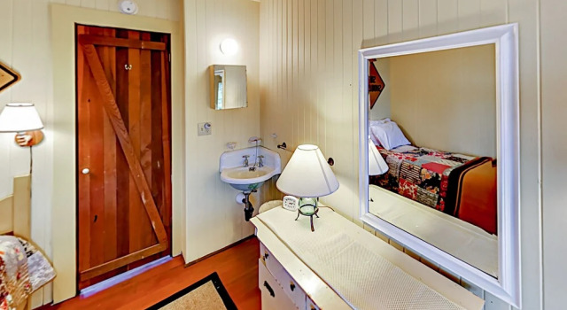 104 S Marion - 4 Br Home, Prenota Casa vacanze Hotel a Oregon con parcheggio, Parcheggio