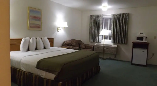 Двухместный номер Deluxe Howard Johnson by Wyndham Roseburg