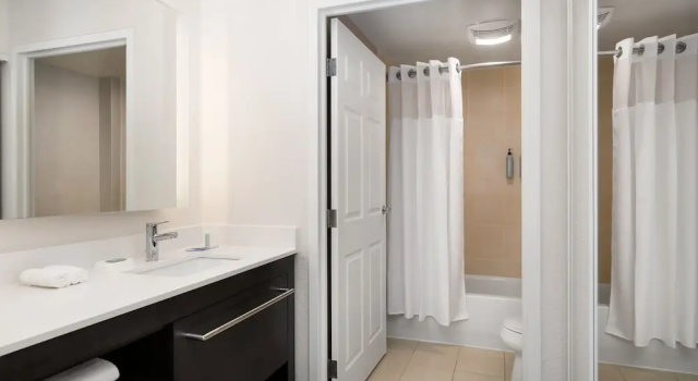 Люкс Residence Inn by Marriott Madison West/Middleton