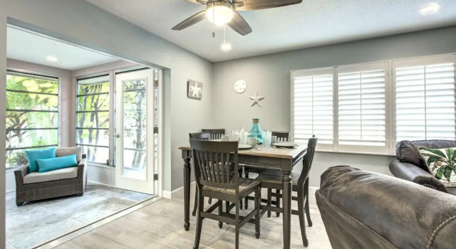 Moonmist Gorgeously Renovated Courtyard, Забронировать Дом для отпуска Сиеста-Ки Sarasota Area