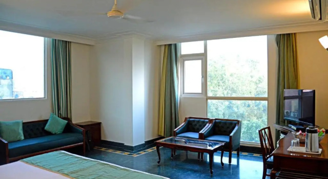 Двухместный номер Superior Hotel Ajanta - Colonial Charm Award Winning Luxury Hotel in the Heart of the City